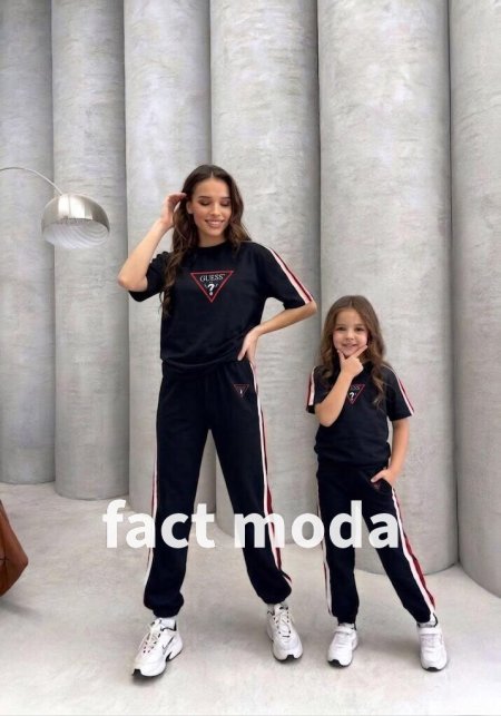 أسود